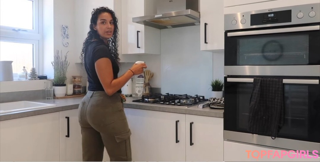 Leila Berisha porn star pic