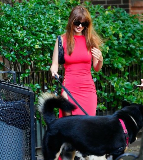 Emily Ratajkowski model naked gallery