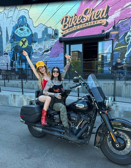 bethanymoorefree top model image