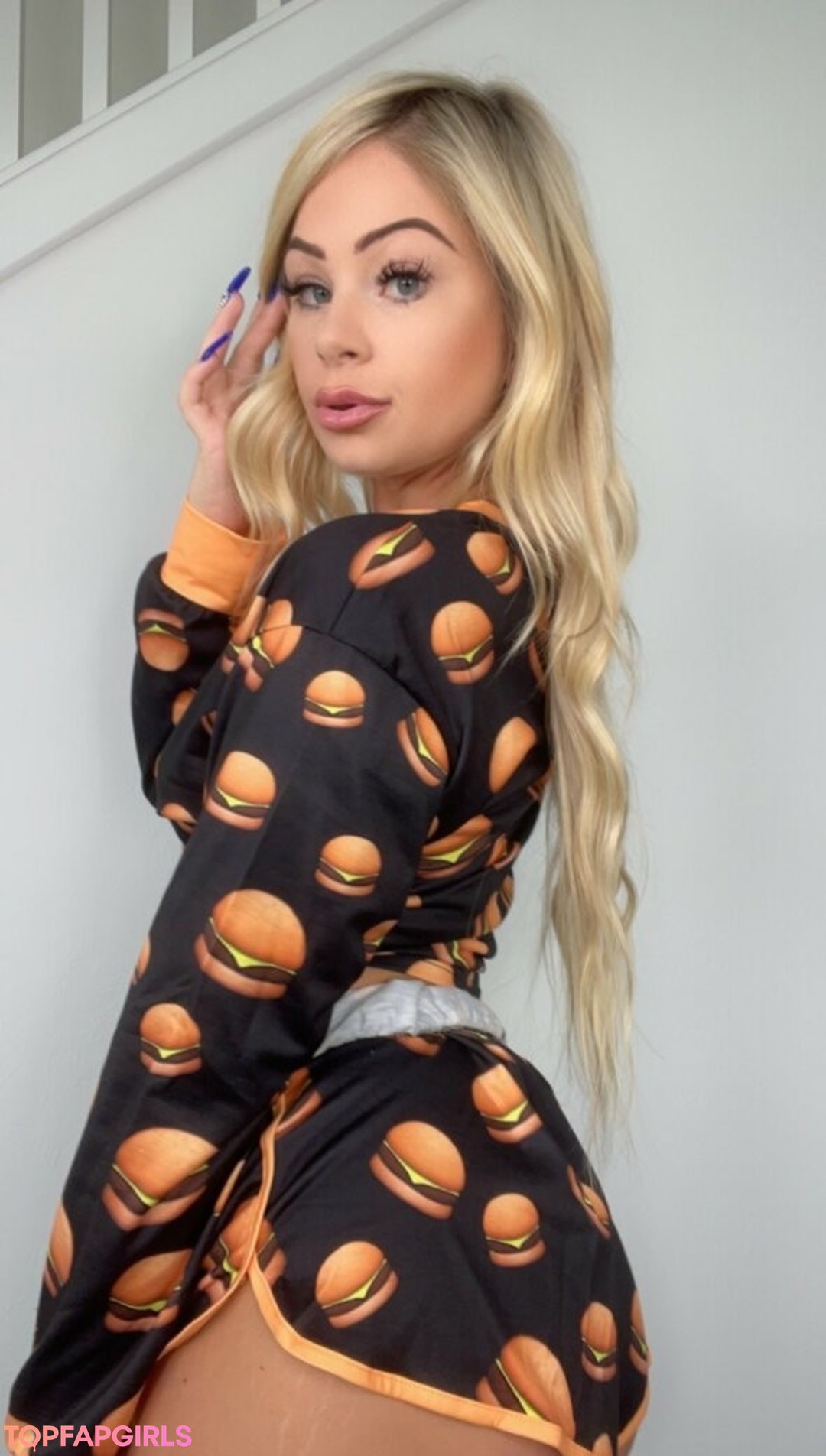 amateur blonde onlyfans nude galleries