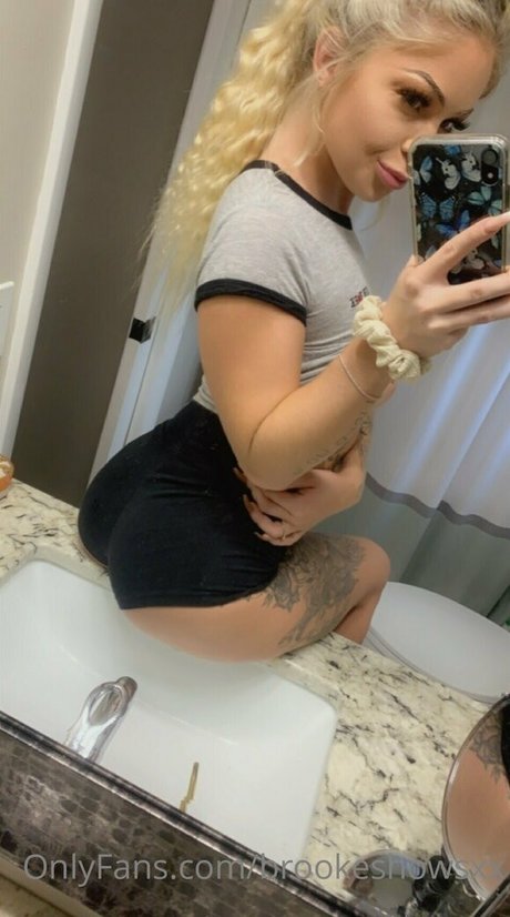 curvy lesbian onlyfans art nude photos