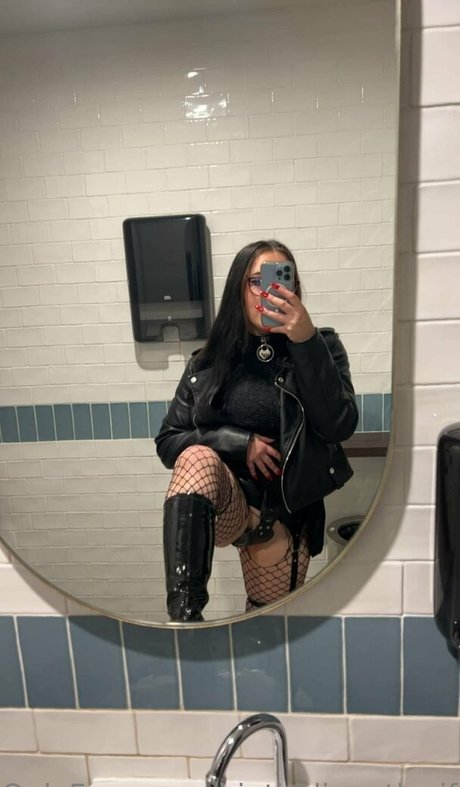 dripping pussy onlyfans erotic pic