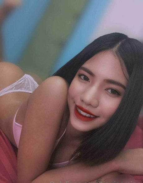 tinyjasmine adult model pic