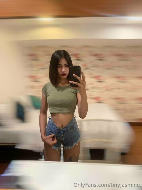 tinyjasmine naked model galleries