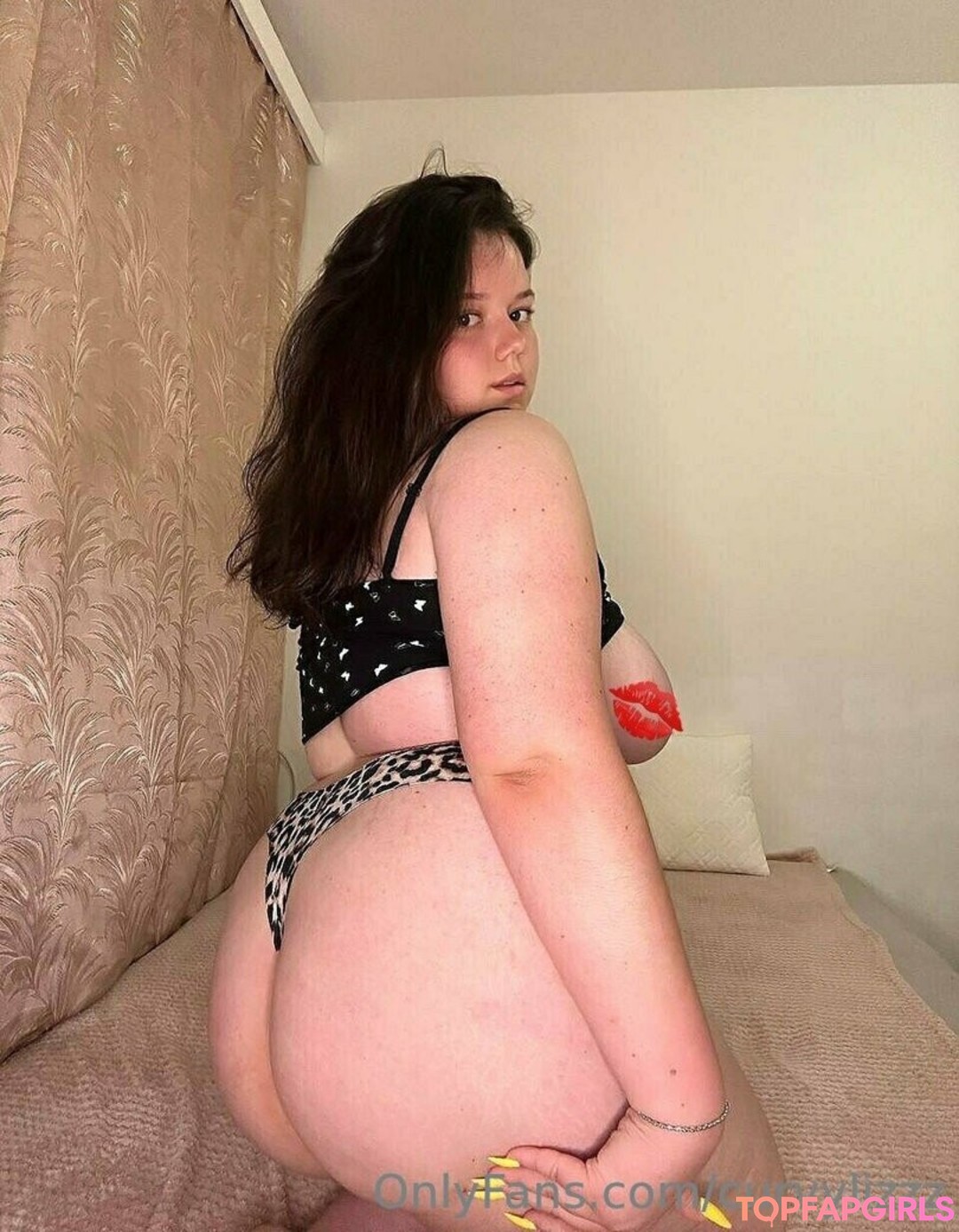 curvylizzz free model pics