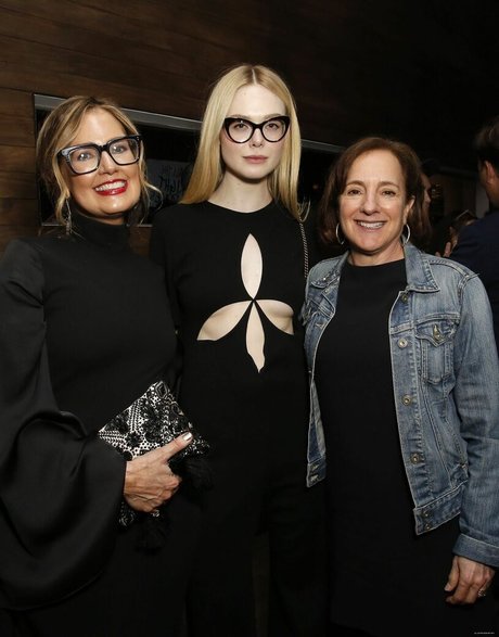 Elle Fanning nude actress photo