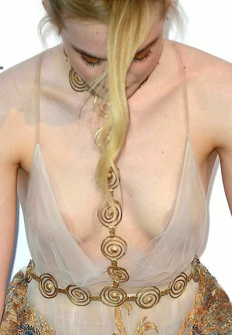 Elle Fanning best star galleries