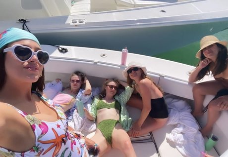 Elle Fanning star nudes galleries