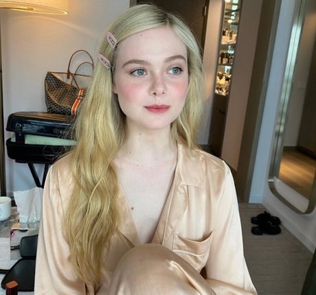 Elle Fanning xxx model photos