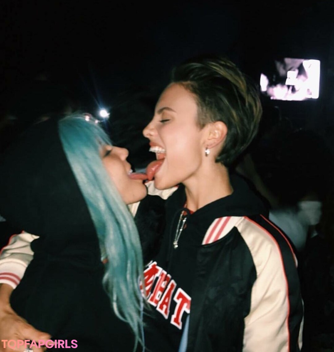 Wallis Day best star galleries