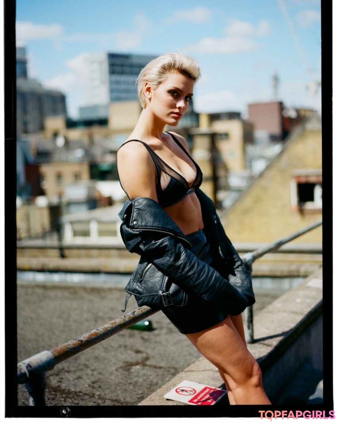 Wallis Day pornographic star galleries