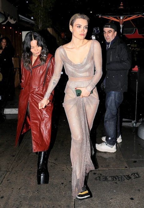 Wallis Day profile image