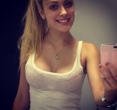 Wallis Day pornstar naked pictures
