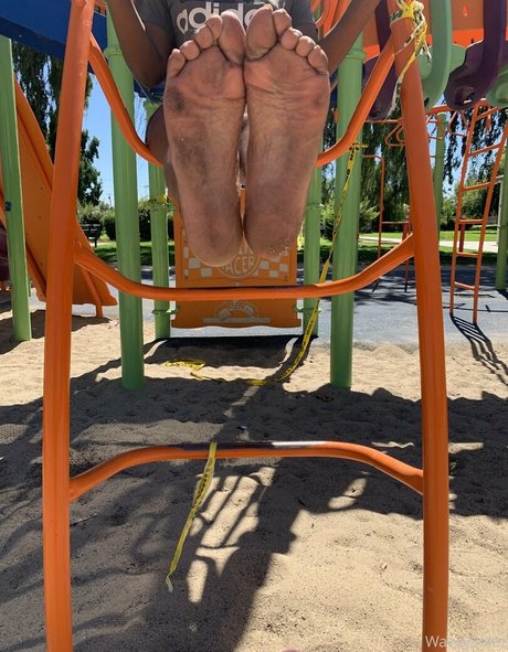 waveysolezz high quality model photos