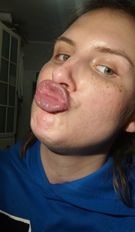 lucylumid pornstar pretty pic