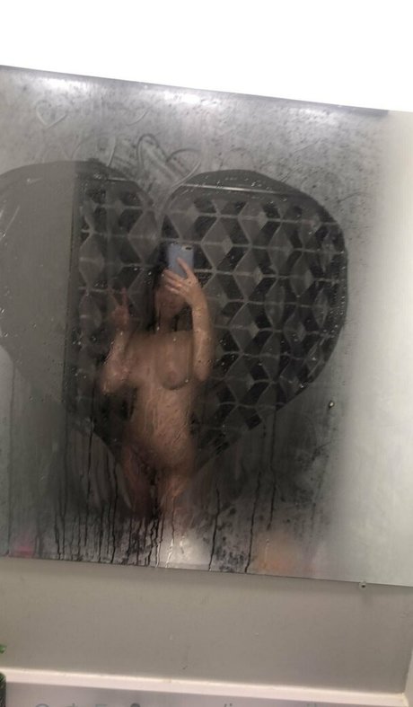 Imaprilmaexo free model photos