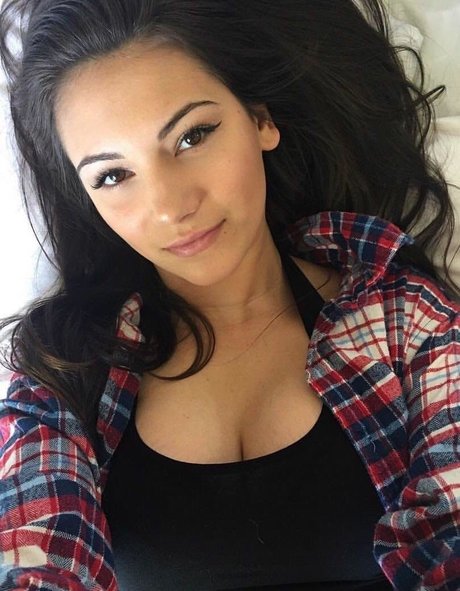 AlexiaRaye hot pornstar pics