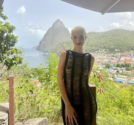 Daisy Delancey hot actress gallery