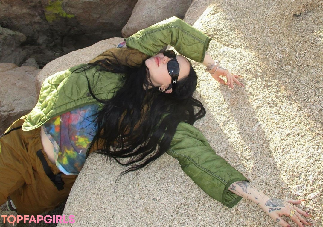 Noah Cyrus star porn archive