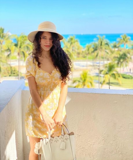 retro onlyfans sexy img