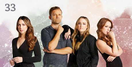 Laura Bailey model sexy photo