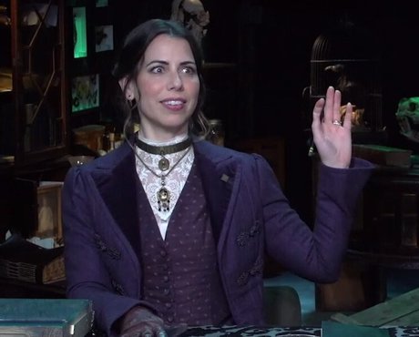 Laura Bailey sexy star pics