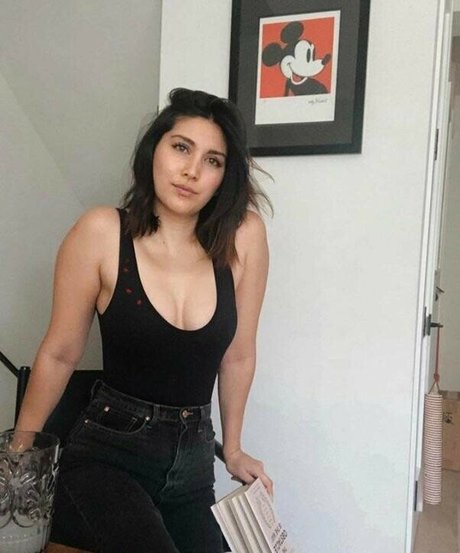 sydsogood erotic model image