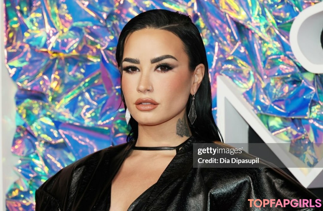 Demi Lovato erotic star gallery