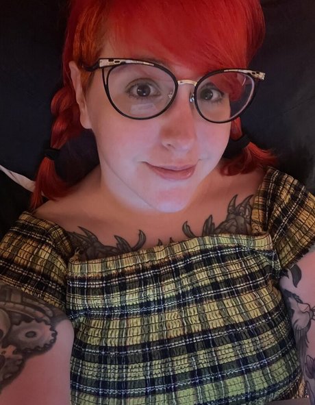 PushingUpRoses nudes actress photo