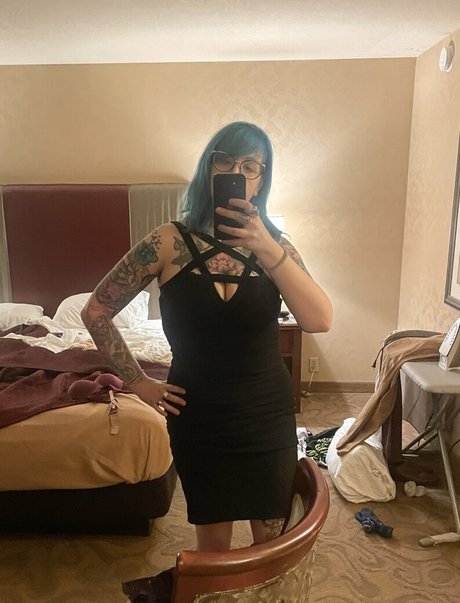 PushingUpRoses model erotic archive