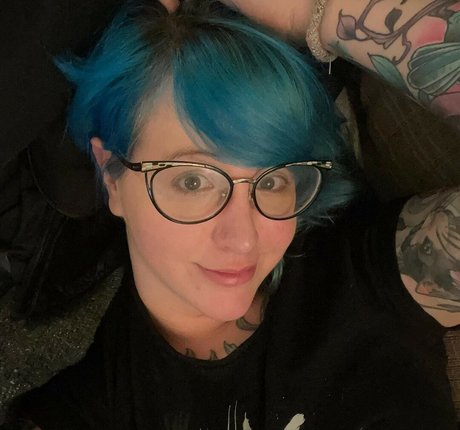 PushingUpRoses nudes actress img