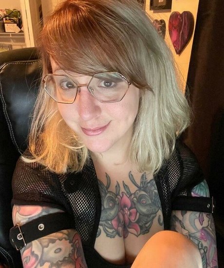 PushingUpRoses xxx star archive