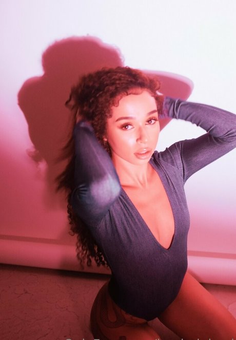 jambajuiced star erotic picture