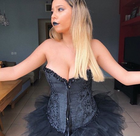 gloryhole wife onlyfans sex image