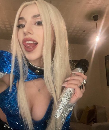 Ava Max porn star gallery