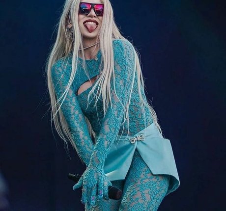 Ava Max hot model pic