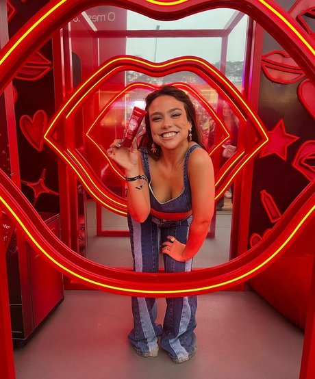 Bruna Carvalho pornstar top image