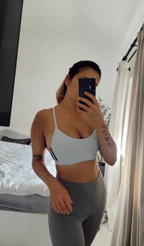 Cadaea top actress image