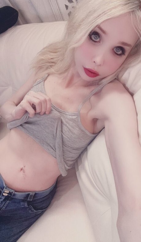 Sarina Valentina pornstar pretty picture