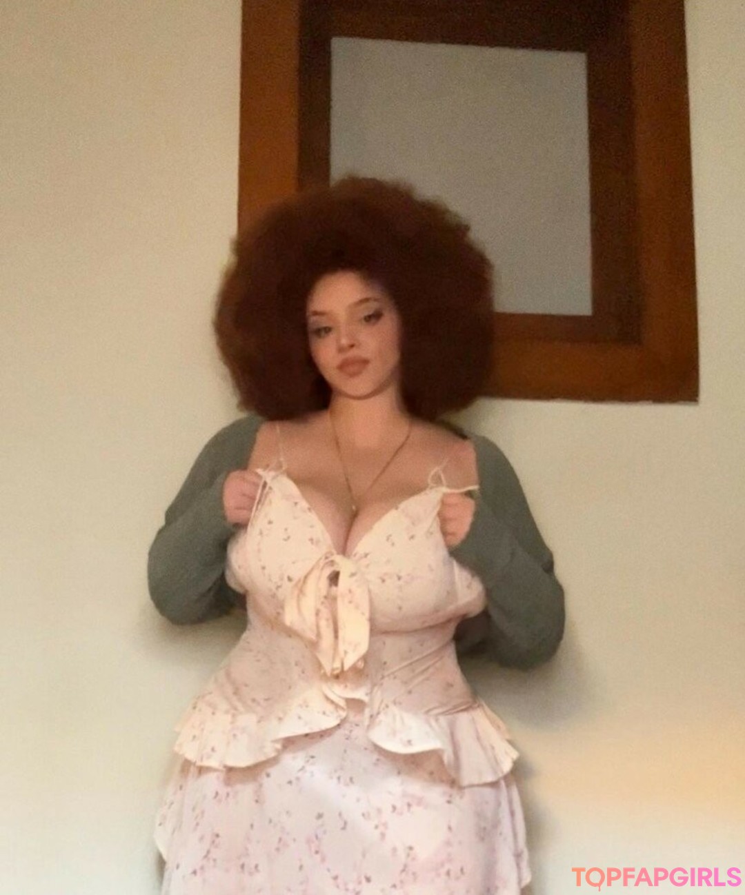 Nikkie Ginger hot pornstar picture