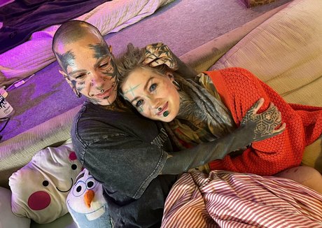 Anuskatzz star top picture