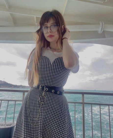 lesbians onlyfans art nude archive