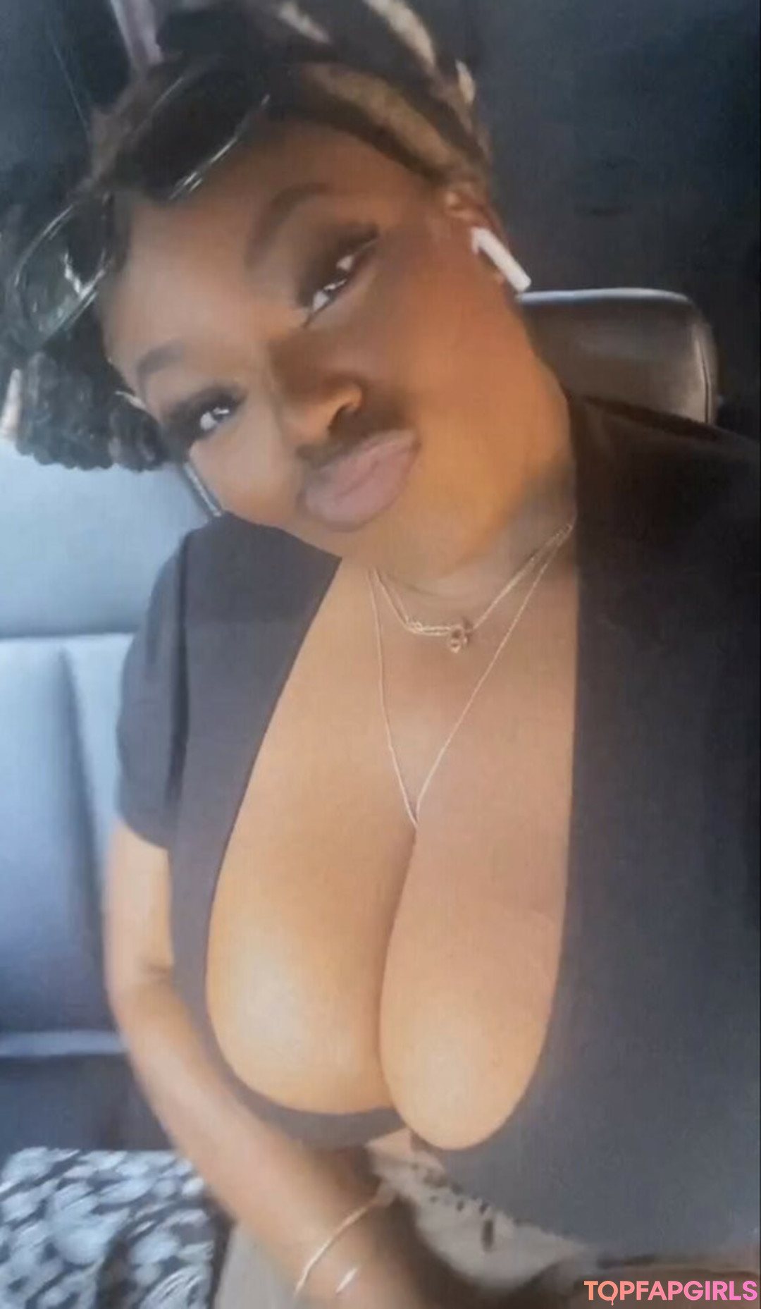 msolurin adult model image
