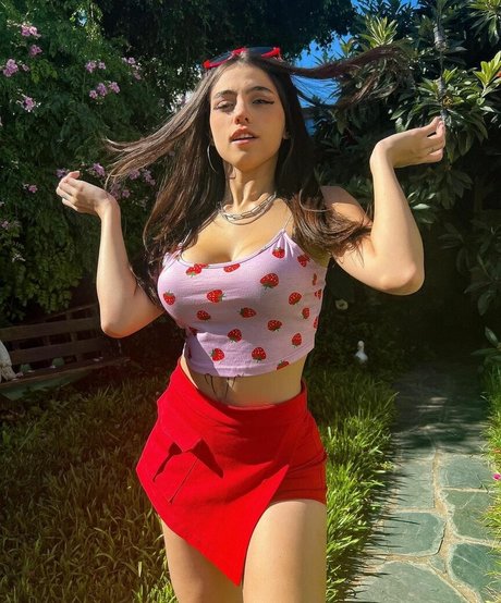 iaaras2 pretty actress images