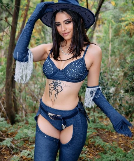 iaaras2 pornstar naked img