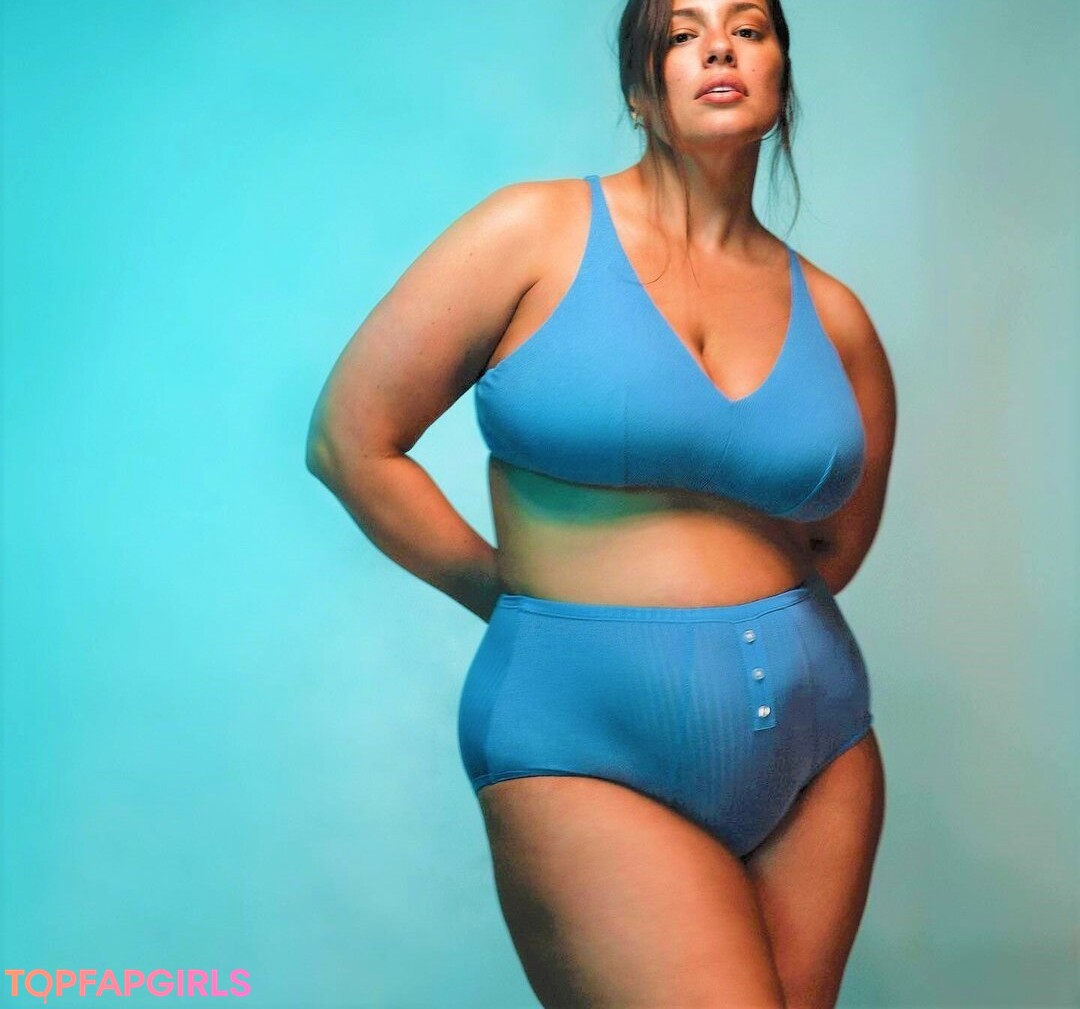 Ashley Graham model sexy pictures