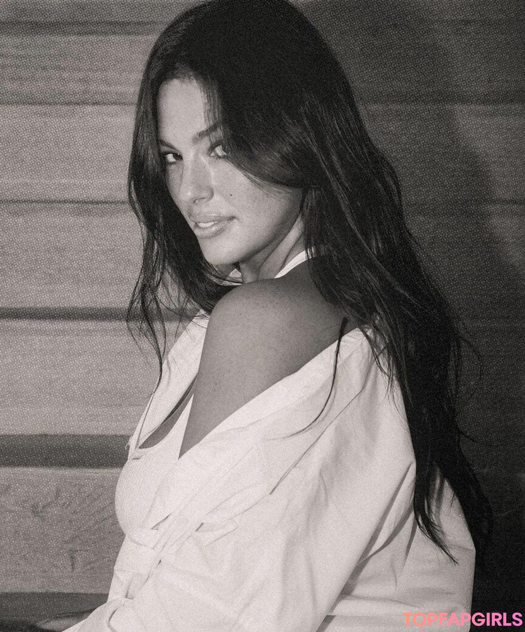 Ashley Graham adult model pic
