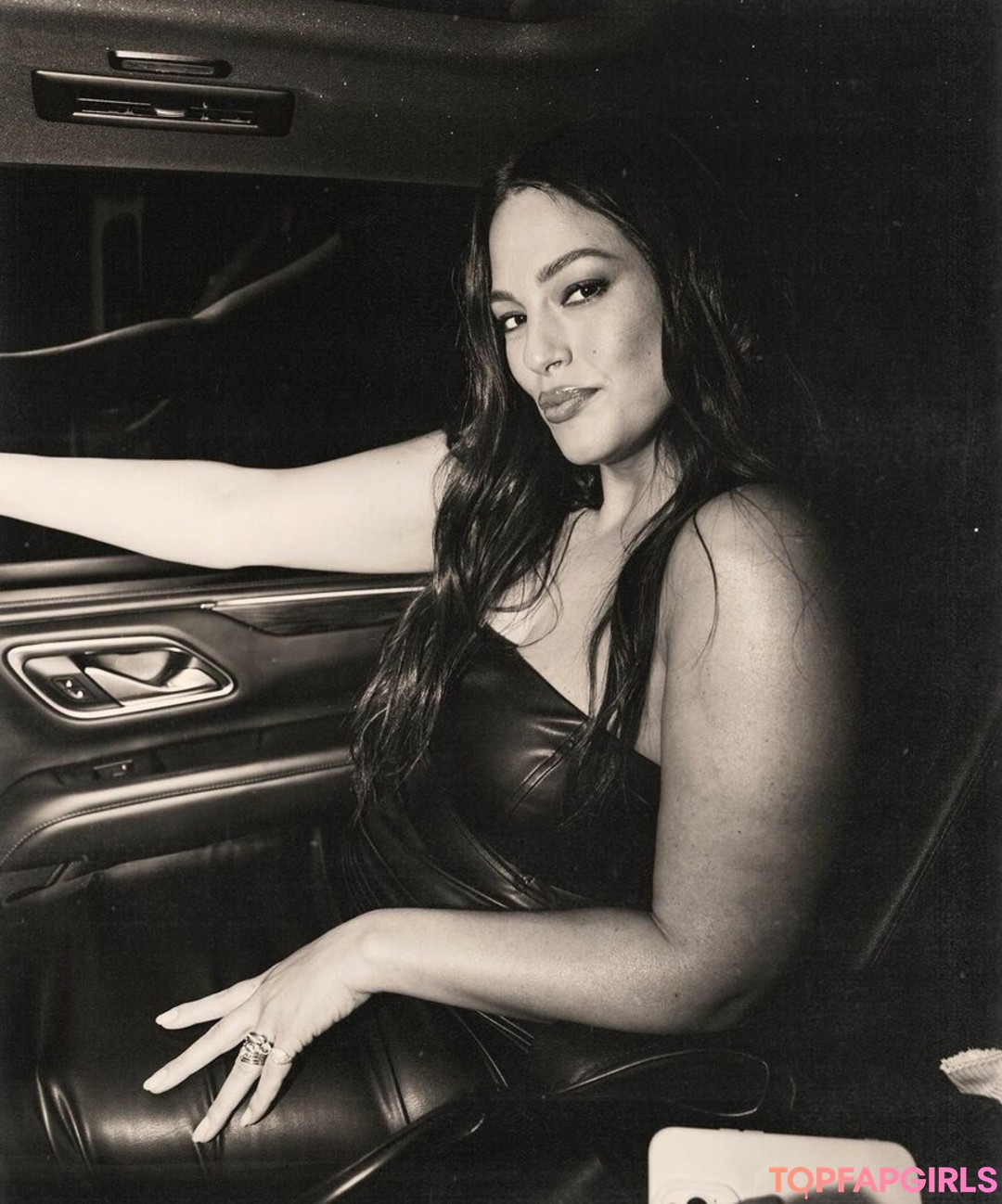 Ashley Graham sexy star photos