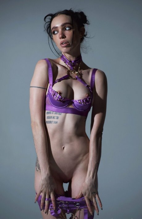 Taylor Zahn sexy actress galleries