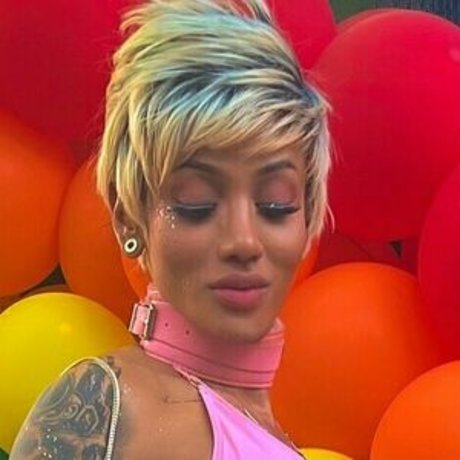 sweetlaurasaenz sex model photo